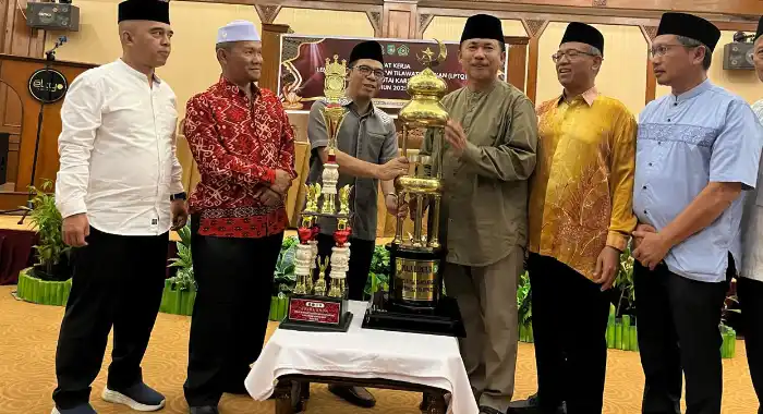 Loa Janan Resmi Kantongi Piala Tetap MTQ Kukar Usai Hat-trick Juara Umum