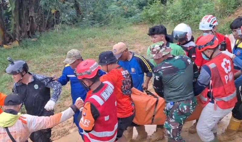Empat Korban Tewas Akibat Longsor di Lempake Berhasil Dievakuasi, Operasi SAR Resmi Ditutup