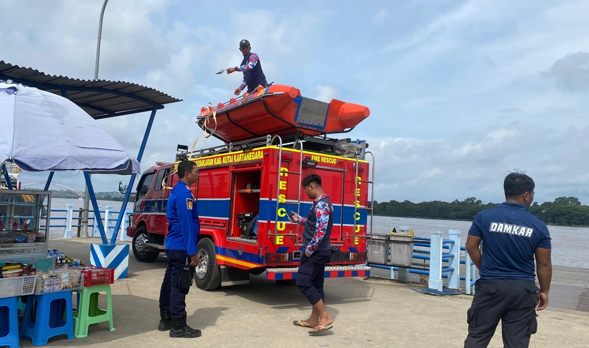 Seorang Pria Diduga Tenggelam di Sungai Mahakam Saat Memancing di Atas Tongkang