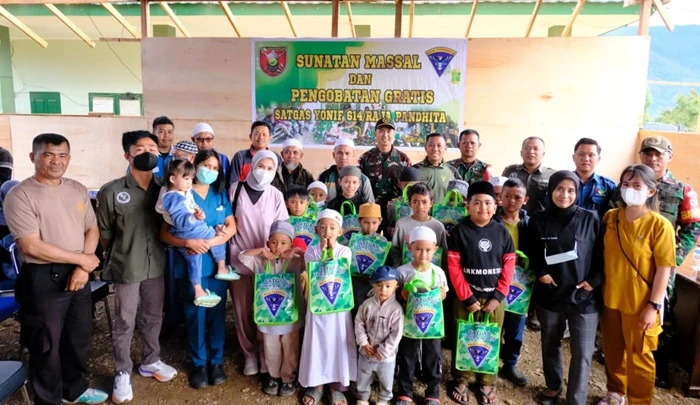Satgas Pamtas Yonif 614/RJP Gelar Sunatan Massal dan Pengobatan Gratis di Lanny Jaya